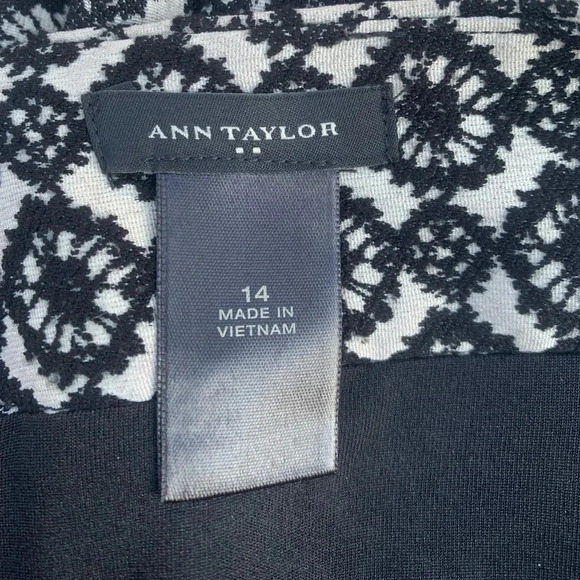 Ann Taylor Black White Mandela Pattern Midi
Skirt Size 14 - Picture 4 of 5